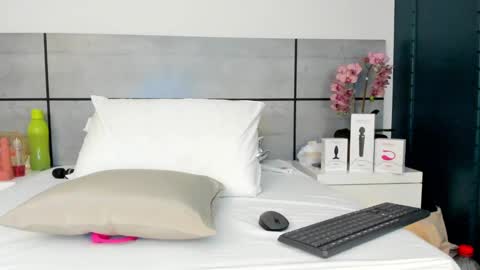  Emma  online show from 03-02-25, 05:23