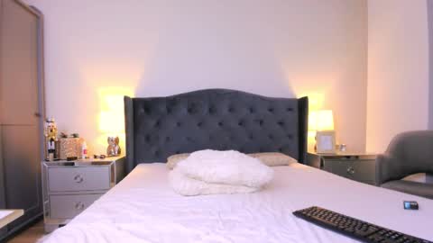 Emma online show from 01-14-26, 02:28