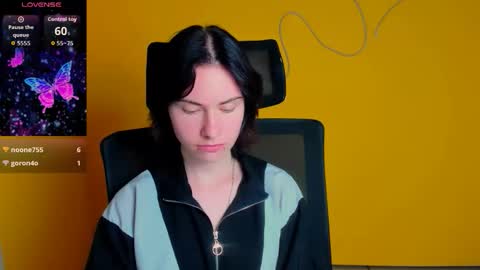 Snapshot of emmi_rossum chatting on 05-11-26, 02:45 Emmi online show from 05-11-26, 02:45