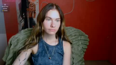 Snapshot of emmi_rossum chatting on 06-17-26, 11:12 Emmi online show from 06-17-26, 11:12