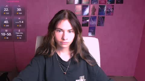 Snapshot of emmi_rossum chatting on 06-18-26, 05:19 Emmi online show from 06-18-26, 05:19