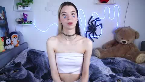 emmie_everly online show from 07-14-26, 12:44