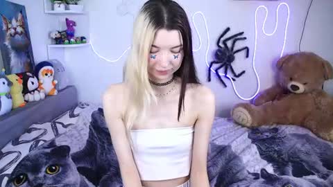emmie_everly online show from 07-17-26, 01:07
