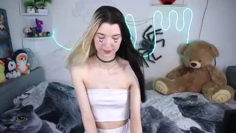emmie_everly online show from 07-18-26, 12:42