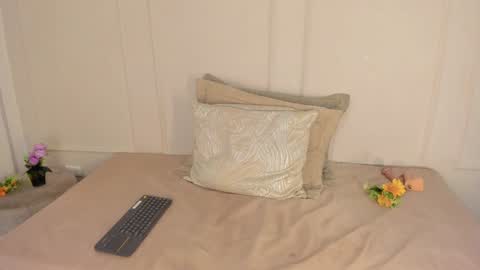 Snapshot of emmiily_z chatting on 01-09-25, 10:41 Emmiily online show from 01-09-25, 10:41