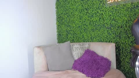 Snapshot of emmiily_z chatting on 01-24-25, 08:00 Emmiily online show from 01-24-25, 08:00