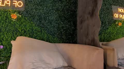 Snapshot of emmiily_z chatting on 03-04-25, 06:26 Emmiily online show from 03-04-25, 06:26