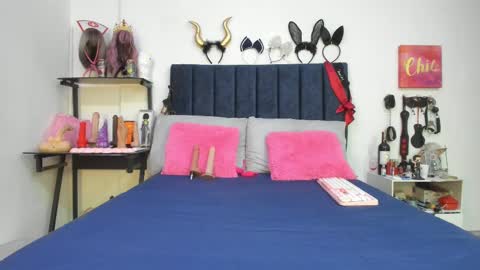          online show from 11-10-25, 12:59