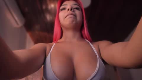 Snapshot of emmily_savage chatting on 04-27-26, 12:03 online show from 04-27-26, 12:03