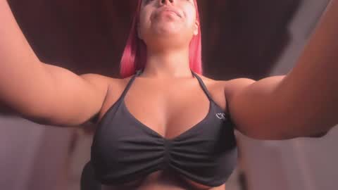 Snapshot of emmily_savage chatting on 05-12-26, 11:51 online show from 05-12-26, 11:51
