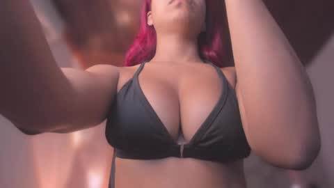 Snapshot of emmily_savage chatting on 05-14-26, 11:50 online show from 05-14-26, 11:50
