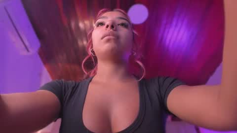 Snapshot of emmily_savage chatting on 06-22-26, 12:02 online show from 06-22-26, 12:02