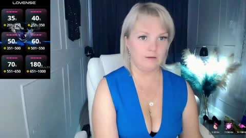 Snapshot of emmmam chatting on 04-27-26, 10:35 emmmam online show from 04-27-26, 10:35