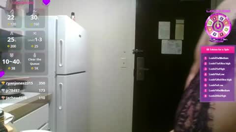 Snapshot of emmthaluscious chatting on 03-06-25, 12:21 emmthaluscious online show from 03-06-25, 12:21