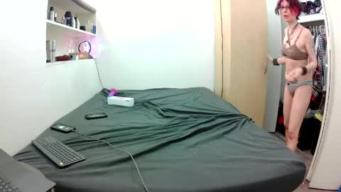 Snapshot of empress_lillth chatting on 04-17-26, 06:33 Empress Lillth online show from 04-17-26, 06:33