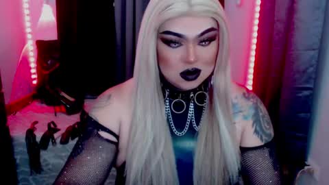 Snapshot of empressmichellexx chatting on 05-15-26, 01:34 Mistress Michelle online show from 05-15-26, 01:34