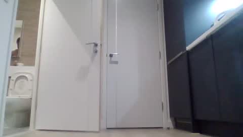 Snapshot of emrys2016833836 chatting on 11-17-25, 10:04 emrys2016833836 online show from 11-17-25, 10:04