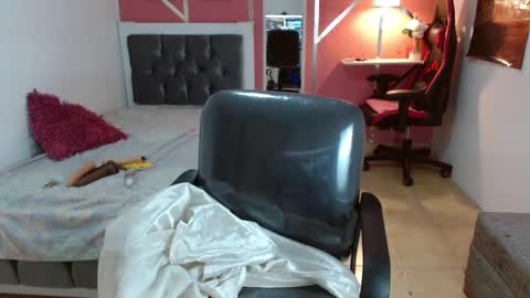 Emy online show from 02-01-25, 09:19