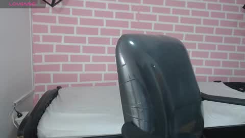 Emy online show from 02-09-25, 05:22