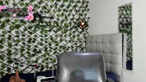 Emy online show from 01-31-26, 07:23