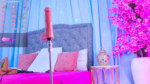 Snapshot of emyblue chatting on 02-05-25, 03:20 Emy online show from 02-05-25, 03:20