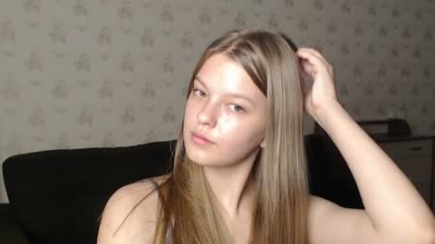 Snapshot of emysway chatting on 12-10-24, 09:43 EmySway online show from 12-10-24, 09:43