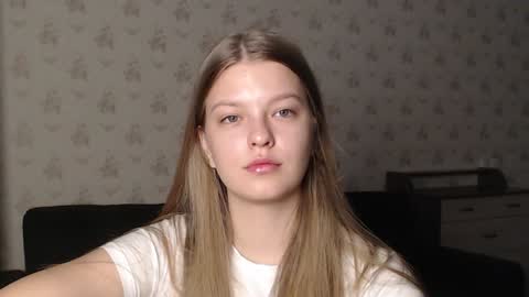 Snapshot of emysway chatting on 12-13-24, 05:21 EmySway online show from 12-13-24, 05:21