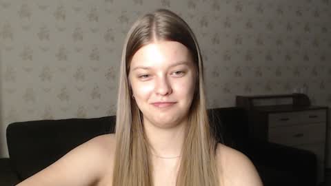 Snapshot of emysway chatting on 12-27-24, 04:54 EmySway online show from 12-27-24, 04:54