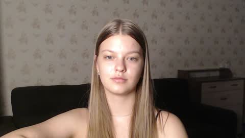 Snapshot of emysway chatting on 12-28-24, 05:46 EmySway online show from 12-28-24, 05:46