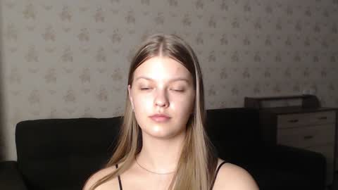 Snapshot of emysway chatting on 12-29-24, 12:30 EmySway online show from 12-29-24, 12:30