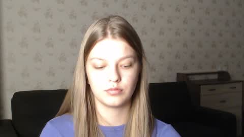 Snapshot of emysway chatting on 12-29-24, 09:20 EmySway online show from 12-29-24, 09:20