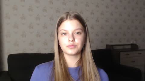 Snapshot of emysway chatting on 12-30-24, 04:51 EmySway online show from 12-30-24, 04:51