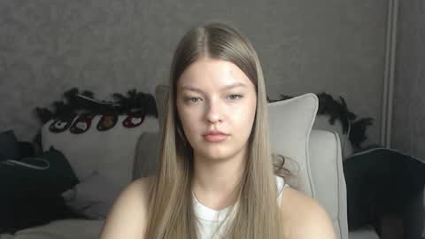 Snapshot of emysway chatting on 12-31-24, 08:26 EmySway online show from 12-31-24, 08:26