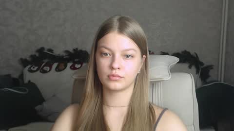 Snapshot of emysway chatting on 01-04-25, 02:14 EmySway online show from 01-04-25, 02:14