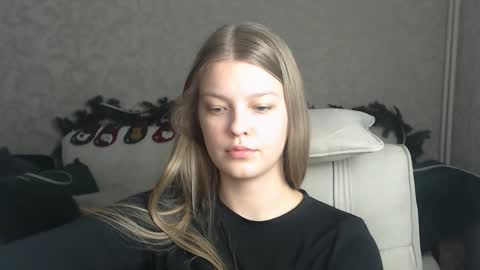 Snapshot of emysway chatting on 01-07-25, 06:03 EmySway online show from 01-07-25, 06:03