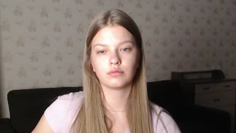 Snapshot of emysway chatting on 01-21-25, 01:39 EmySway online show from 01-21-25, 01:39