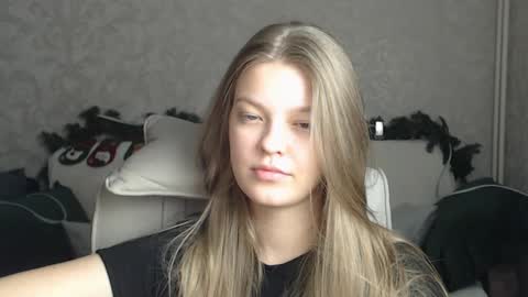 Snapshot of emysway chatting on 01-28-25, 08:47 EmySway online show from 01-28-25, 08:47