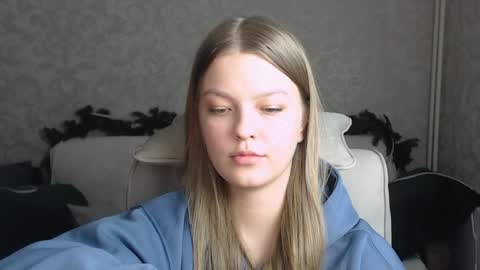 Snapshot of emysway chatting on 01-31-25, 02:07 EmySway online show from 01-31-25, 02:07