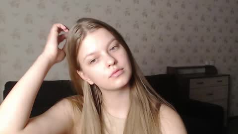 Snapshot of emysway chatting on 02-10-25, 04:36 EmySway online show from 02-10-25, 04:36