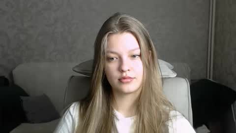 Snapshot of emysway chatting on 02-14-25, 01:13 EmySway online show from 02-14-25, 01:13