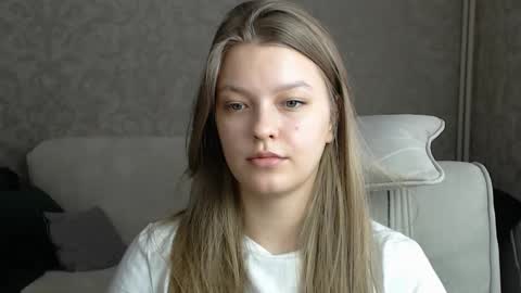 Snapshot of emysway chatting on 02-14-25, 04:15 EmySway online show from 02-14-25, 04:15