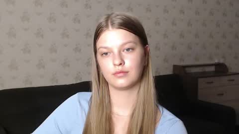 Snapshot of emysway chatting on 03-11-25, 08:20 EmySway online show from 03-11-25, 08:20