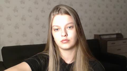 Snapshot of emysway chatting on 03-12-25, 02:45 EmySway online show from 03-12-25, 02:45