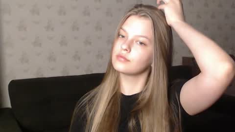 Snapshot of emysway chatting on 03-12-25, 05:49 EmySway online show from 03-12-25, 05:49