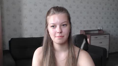 Snapshot of emysway chatting on 09-27-25, 03:00 EmySway online show from 09-27-25, 03:00