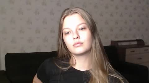 Snapshot of emysway chatting on 10-04-25, 11:52 EmySway online show from 10-04-25, 11:52