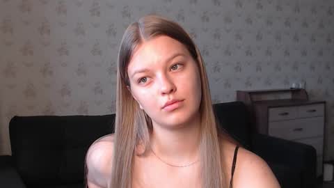 Snapshot of emysway chatting on 10-05-25, 07:07 EmySway online show from 10-05-25, 07:07