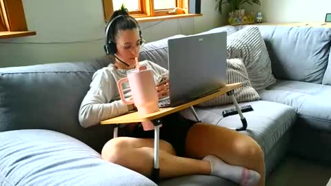 Snapshot of emyxxl chatting on 05-28-26, 03:09 emyxxl online show from 05-28-26, 03:09