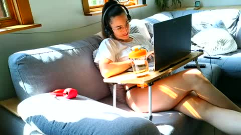 Snapshot of emyxxl chatting on 07-08-26, 01:37 emyxxl online show from 07-08-26, 01:37