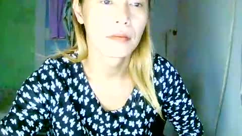 CHUN LY online show from 09-22-25, 06:48